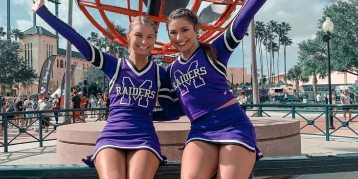 900x1200 100+] Cheerleaders Pictures