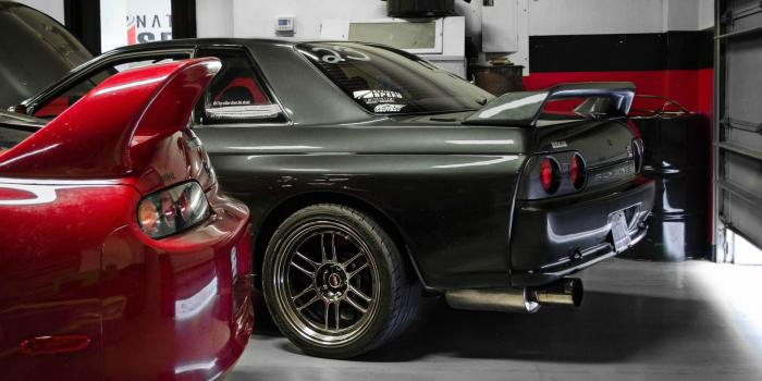 1920x1272 Download free 4k Jdm Cars In Garage