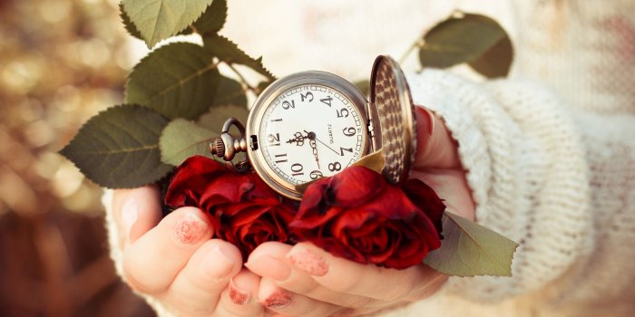 2560x1706 Girl And Watch Wallpapers