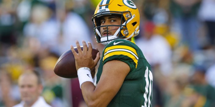 2560x1440 Packers QB Jordan Love's shoulder comes