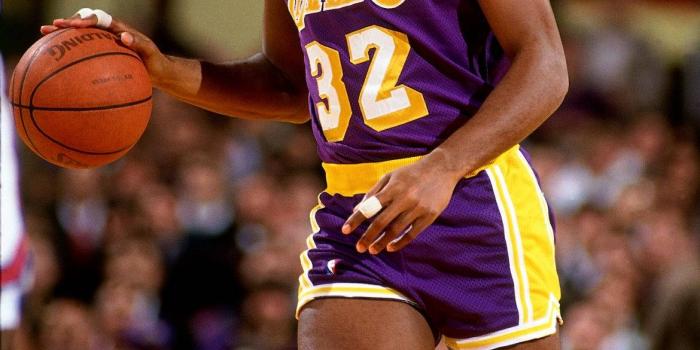 1170x1600 Magic Johnson Mini Shorts Wallpaper