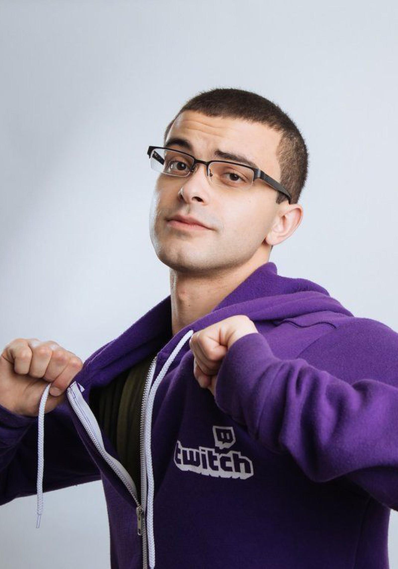 2400x3429 Julia Alexander Profile and Activity