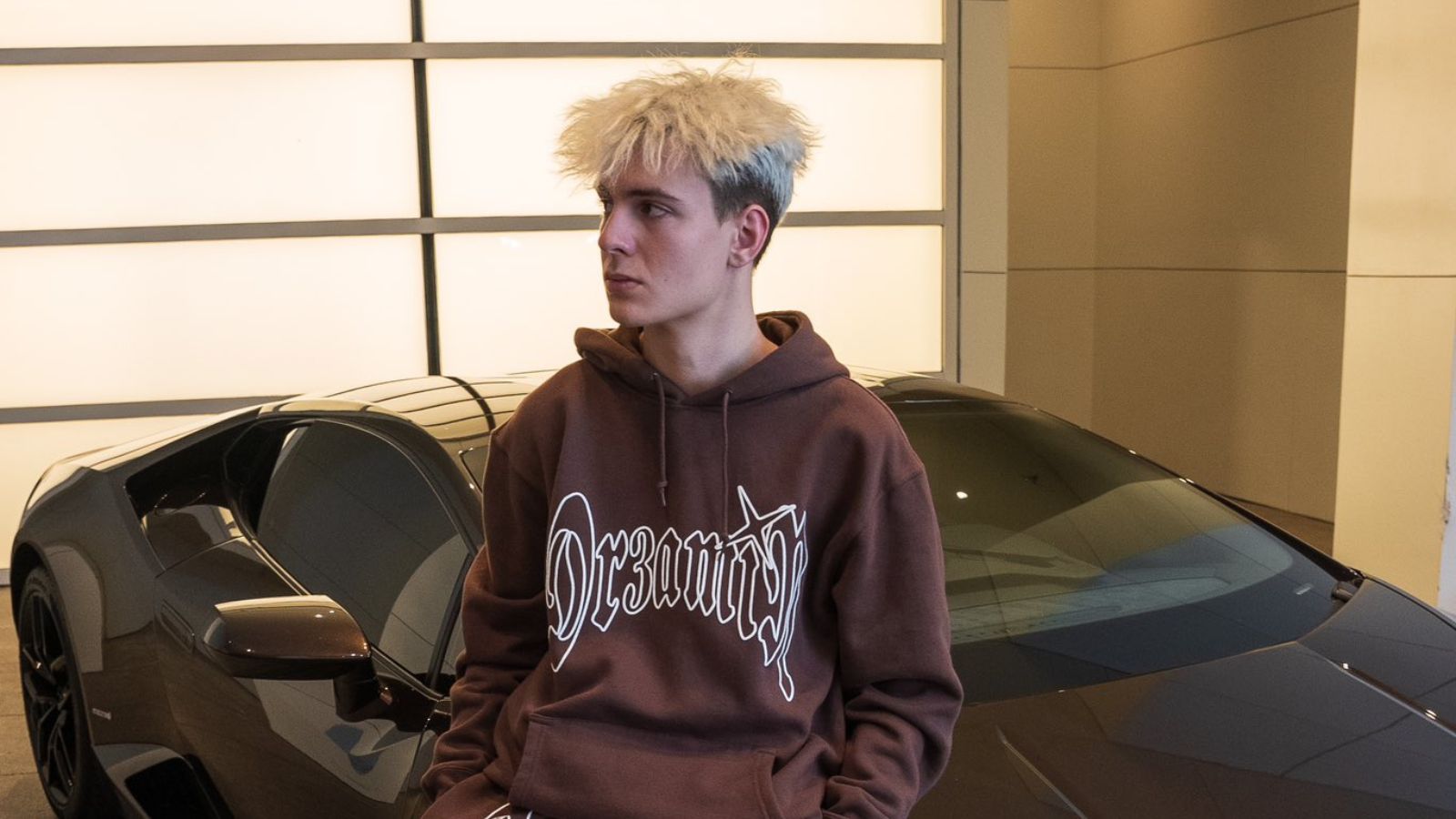 1600x900 Fortnite pro Clix finally gets his own