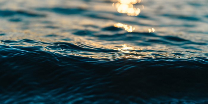 1920x1080 Dark Blue Water Laptop Background