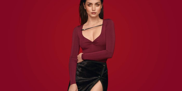 1920x1295 Download Ana De Armas Red Top Wallpaper