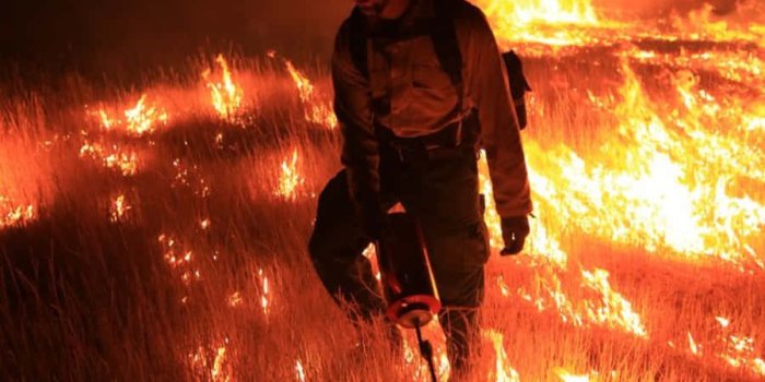 900x1350 100+] Firefighter Phone Wallpapers