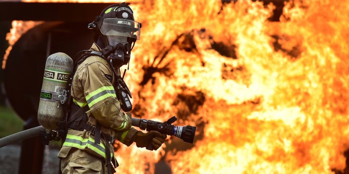 2400x1600 Fireman training