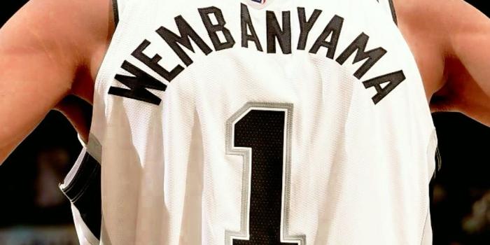 1080x1920 Victor Wembanyama Aesthetic Wallpaper