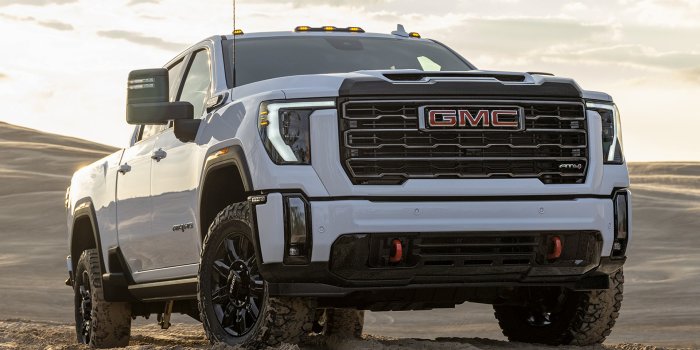 1920x1200 2024 GMC Sierra 2500 HD AT4 Crew Cab