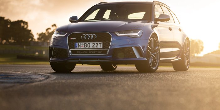 2560x1600 2015 Audi RS6 Avant Wallpapers