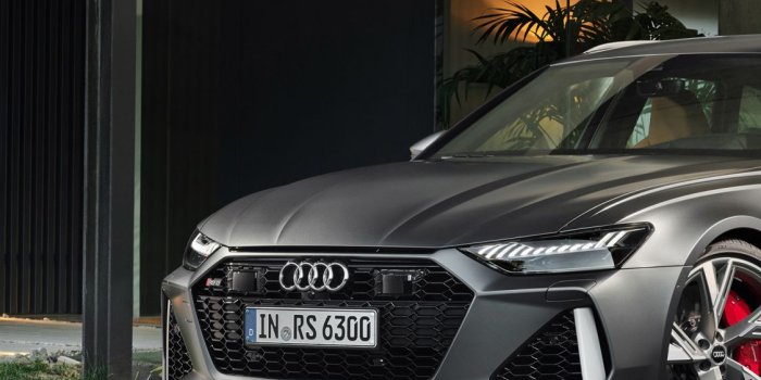 1125x2436 1125x2436 Audi RS6 Avant, parking lot