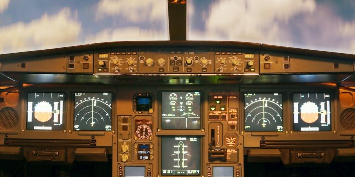 1000x1500 750+ Cockpit Pictures [HD] | Download