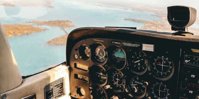 1000x1500 750+ Cockpit Pictures [HD] | Download