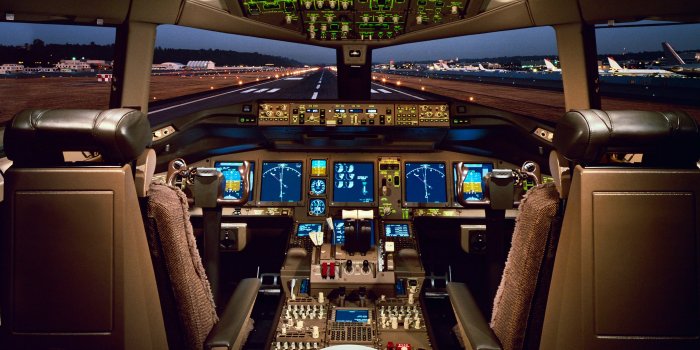 3068x2400 Wallpaper airport, boeing 777, cockpit