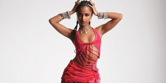 2000x1270 Tyla Wallpapers