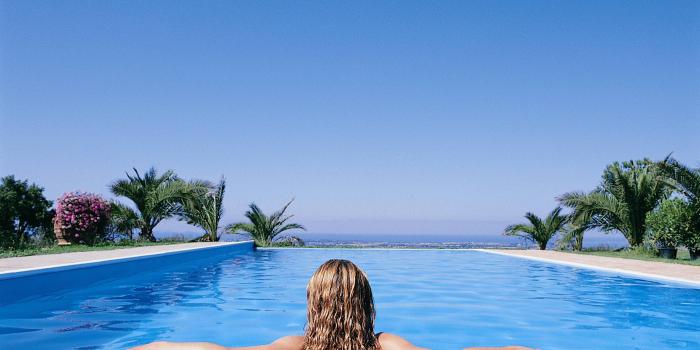 3485x2302 Women Swimming Pool Wallpapers