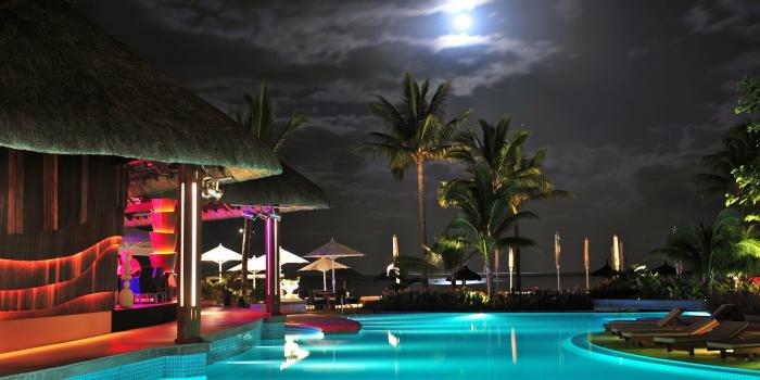 2560x1440 Swimming Pool Resort Ultra HD Desktop