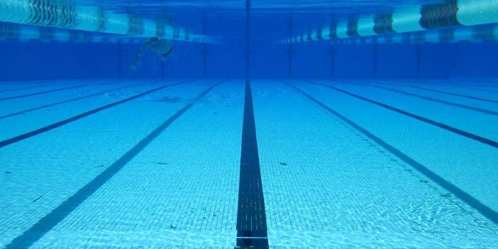 1600x1200 Download Swimming Pool Ground Wallpaper