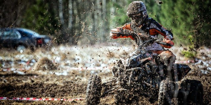 1911x1154 SuperEnduro ATV Diving into a Muddy