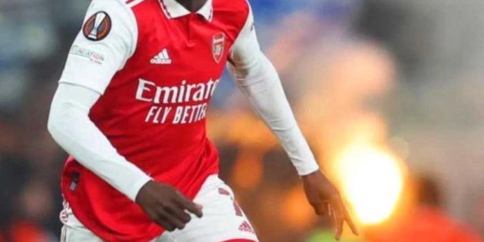 736x1594 Soccer shirts, Football outfits