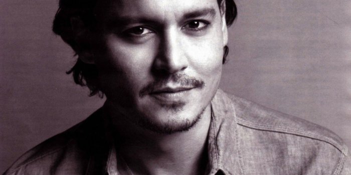 1600x1000 Johny Depp | Speaking English