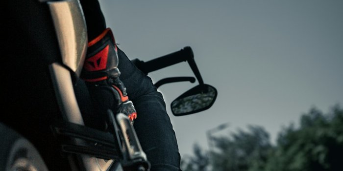 1000x1600 750+ Motorbike Pictures | Download Free