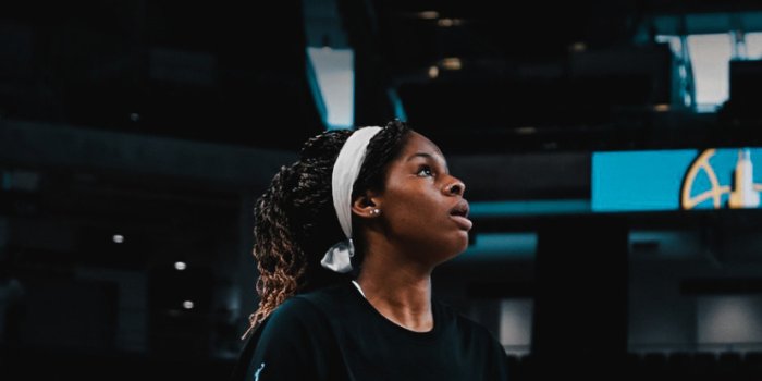 828x1792 Chicago Sky