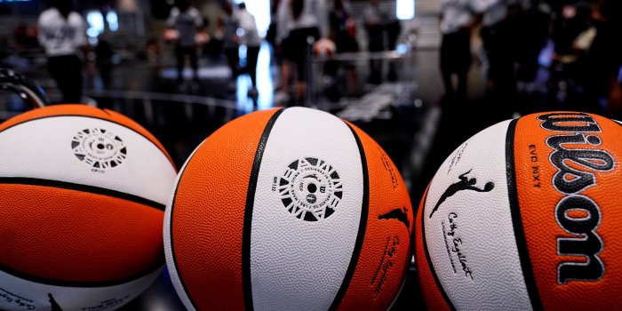 2560x1440 After March Madness, women's pro