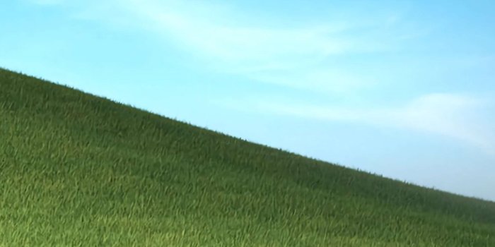 1125x2436 Windows Nostalgia - Bliss by Microsoft