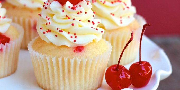 2196x3342 Almond Maraschino Cherry Cupcakes