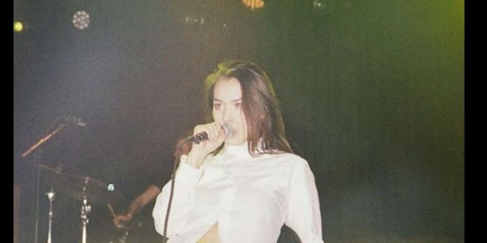 1080x1920 Mitski Wallpaper | Music artists