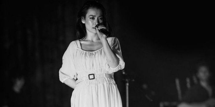 736x1307 wallpaper mitski | Deusa divina, Poses