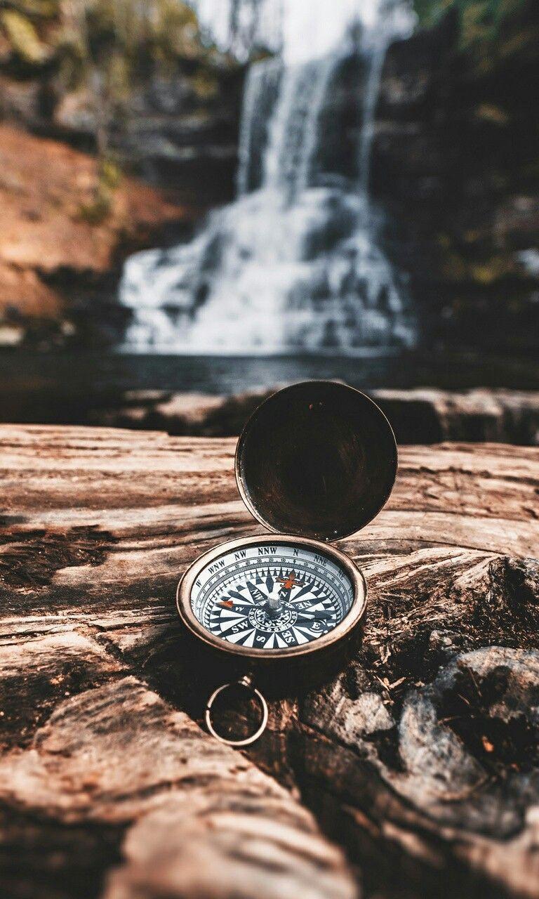 768x1280 Wanderlust Compass iPhone Wallpapers