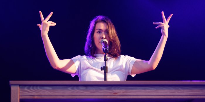 2560x1440 Mitski Just Dropped Her First Music