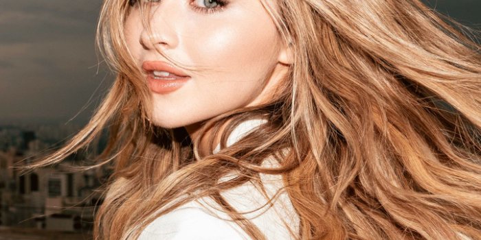 720x1520 Sabrina Carpenter Phone Wallpapers