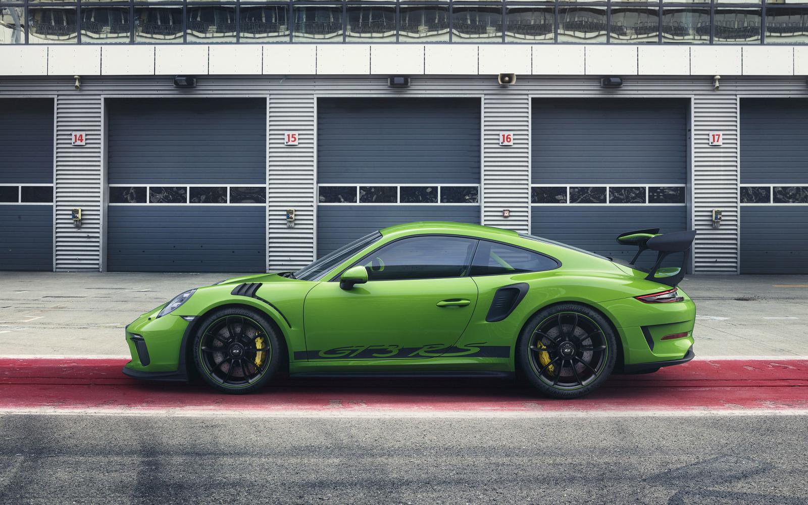 2560x1600 2018 Porsche 911 GT3 RS Wallpapers