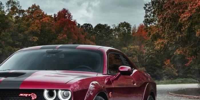 1080x1920 Dodge Challenger SRT Hellcat 4K Wallpaper