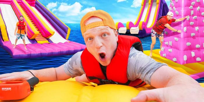 1280x720 Download Youtuber Unspeakable At A