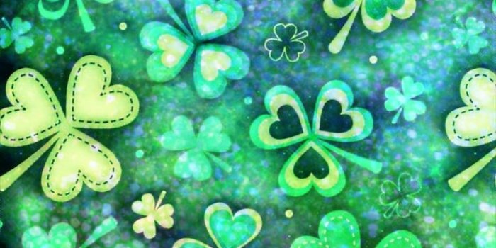 736x1306 Stunning Galaxy Green Clovers