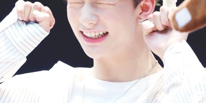 1066x1600 Stray Kids Hyunjin Wallpapers