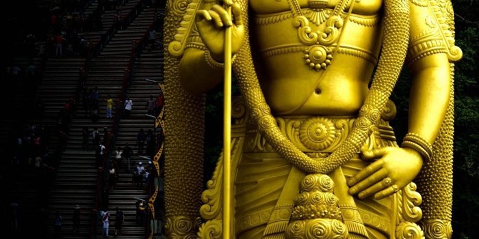 1197x2048 The amazing statue of Lord Murugan