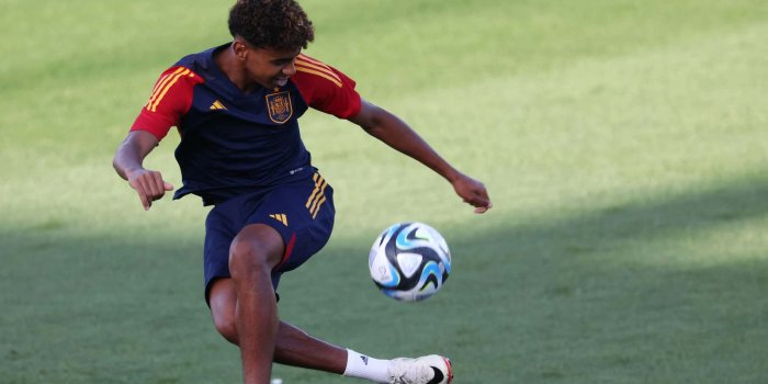 2000x1125 bidding war for wonderkid Lamine Yamal