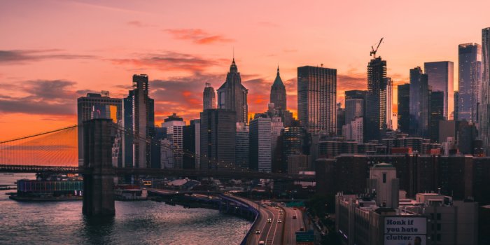 1024x768 Wallpaper sunset, city, roads