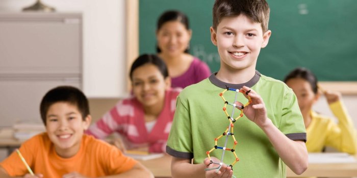 1600x1276 School Students Wallpapers