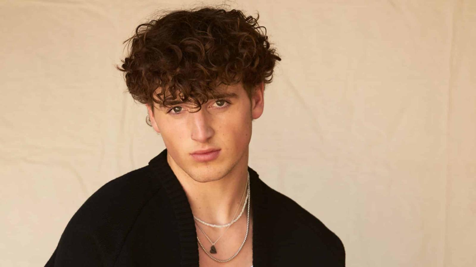 2048x1152 Benson Boone Pours Out His Heart On The