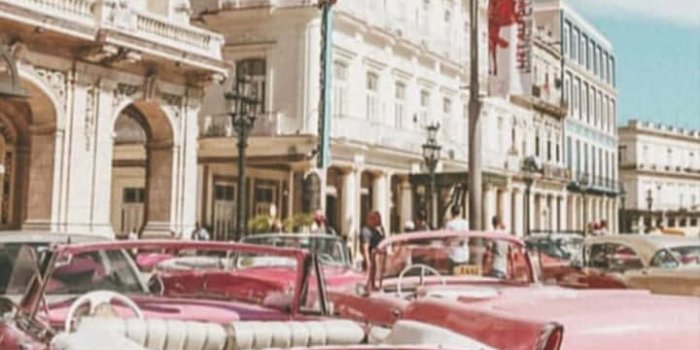 720x1280 100+] Pink Vintage Car Wallpapers