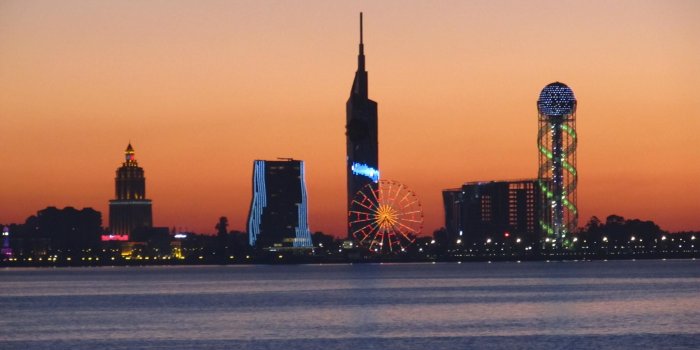 2560x1600 Batumi Wallpapers
