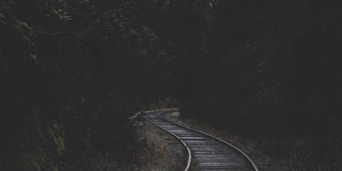 720x1280 Dark Rail Roads
