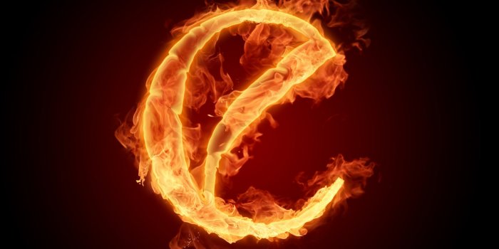 1920x1540 A fiery letter e on a dark background