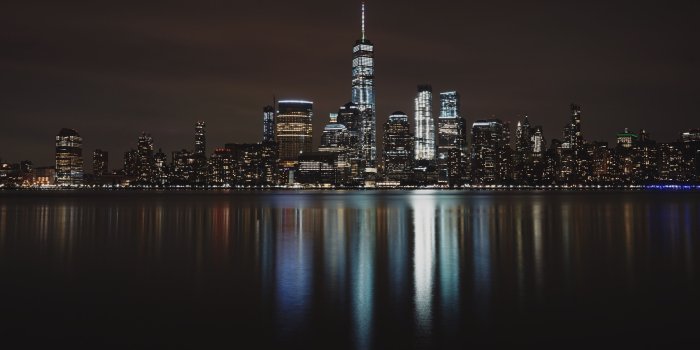 3840x2160 Manhattan Skyline at Night Wallpapers